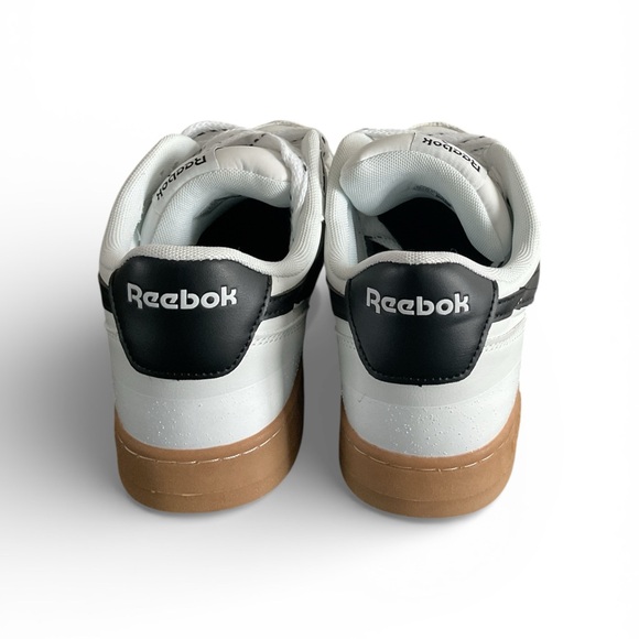 NWOT Reebok Classic White and Black Mens Sneakers size 12 - Picture 4 of 7